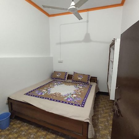 Awadh Guest House Ayodhya Bagian luar foto