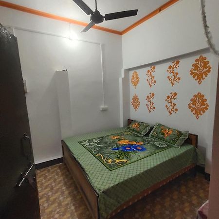 Awadh Guest House Ayodhya Bagian luar foto