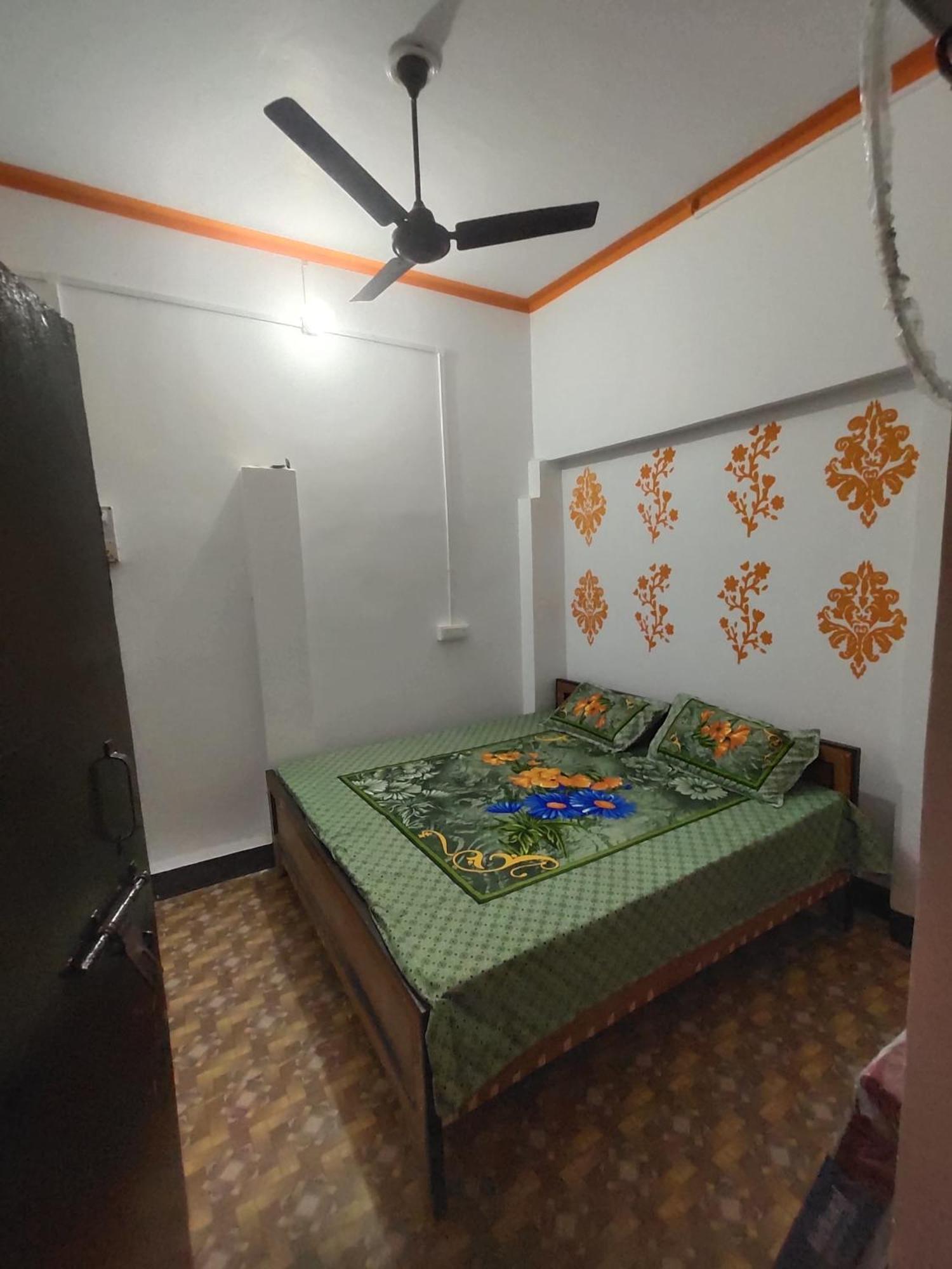 Awadh Guest House Ayodhya Bagian luar foto